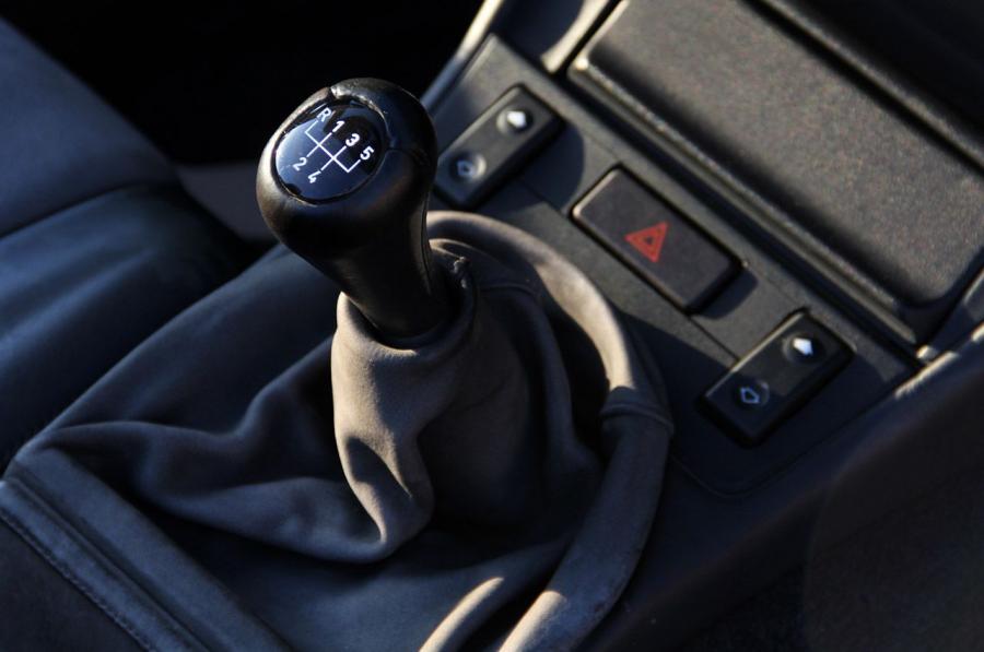Детали интерьера BMW Z1 (E30) 1988 года  (фото 14 из 88)